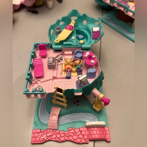1994 - Polly Pocket Tree House - Pollyville - Picture 2 of 2
